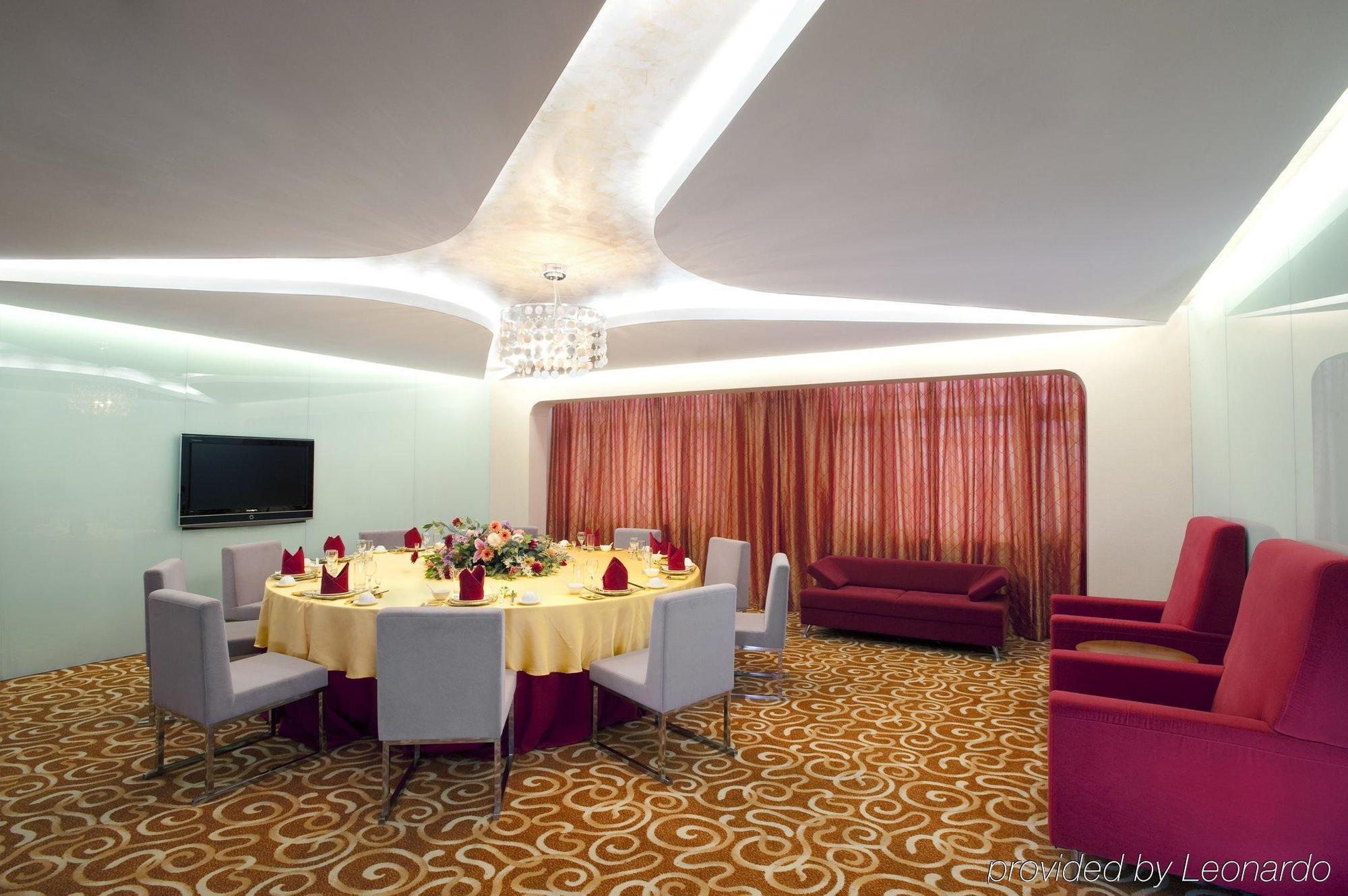 Holiday Inn Express Tianjin Binhai Restoran fotoğraf